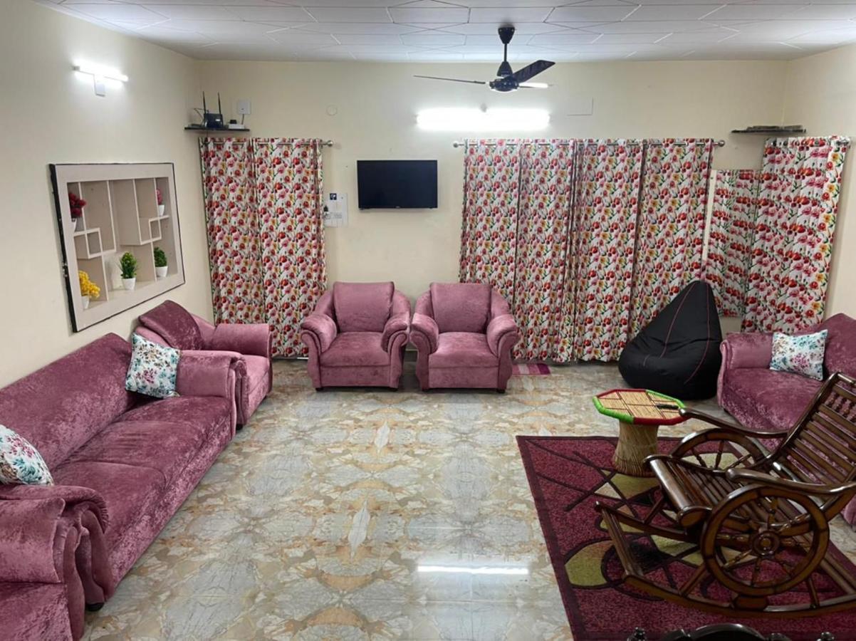 Homestay Dhairya's Away From *